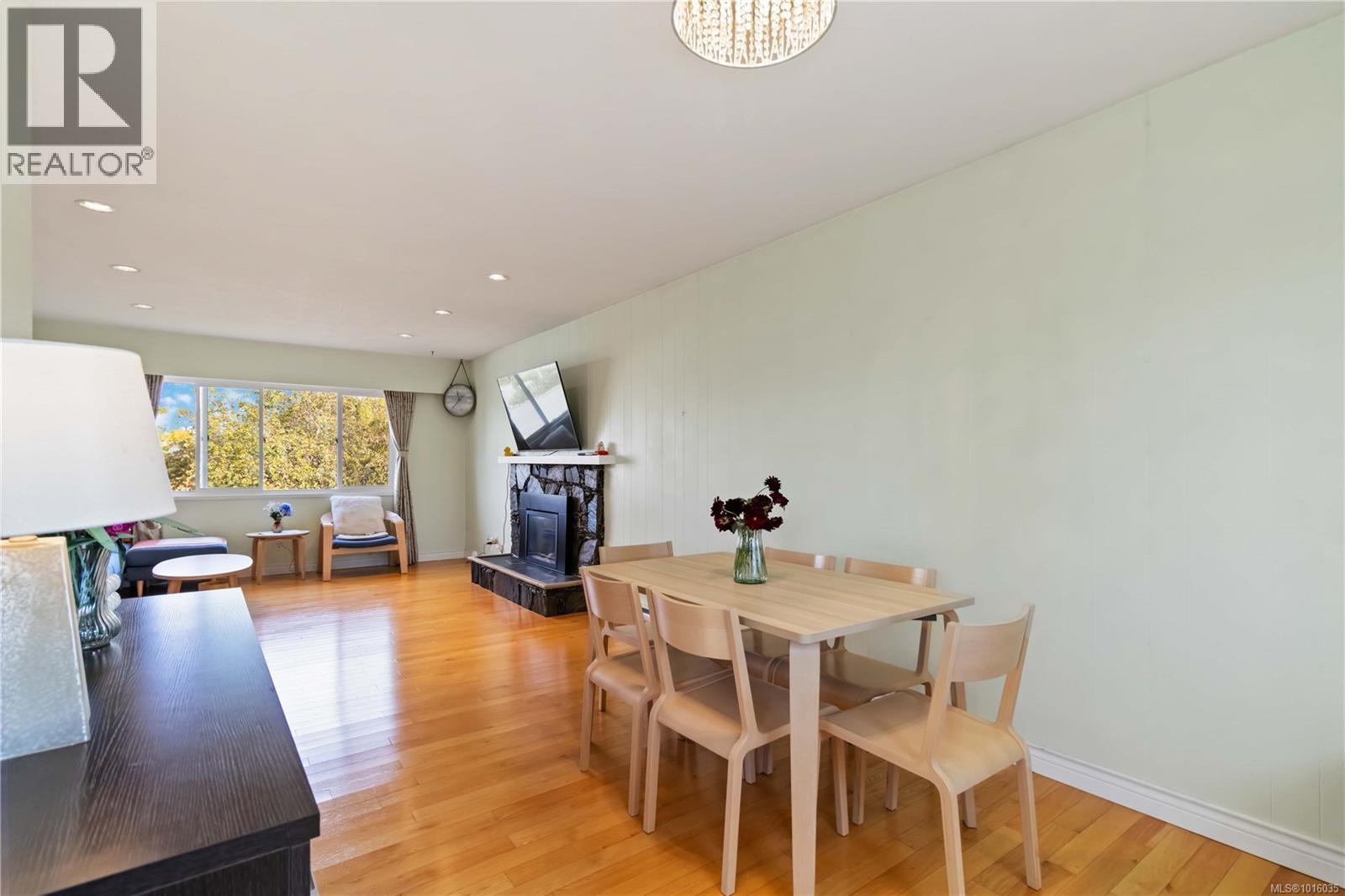  1817 Hartwood Place, Saanich