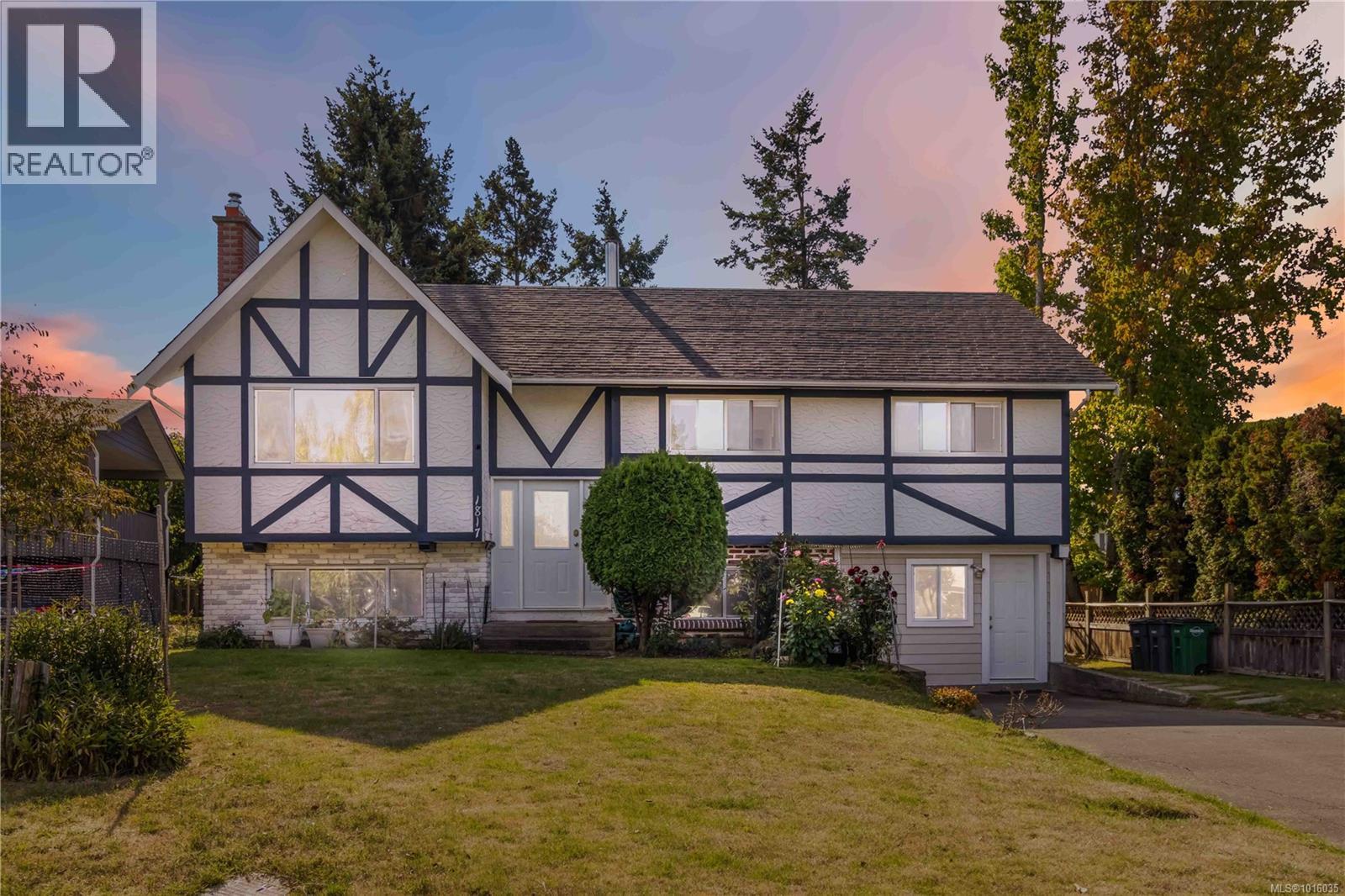  1817 Hartwood Place, Saanich