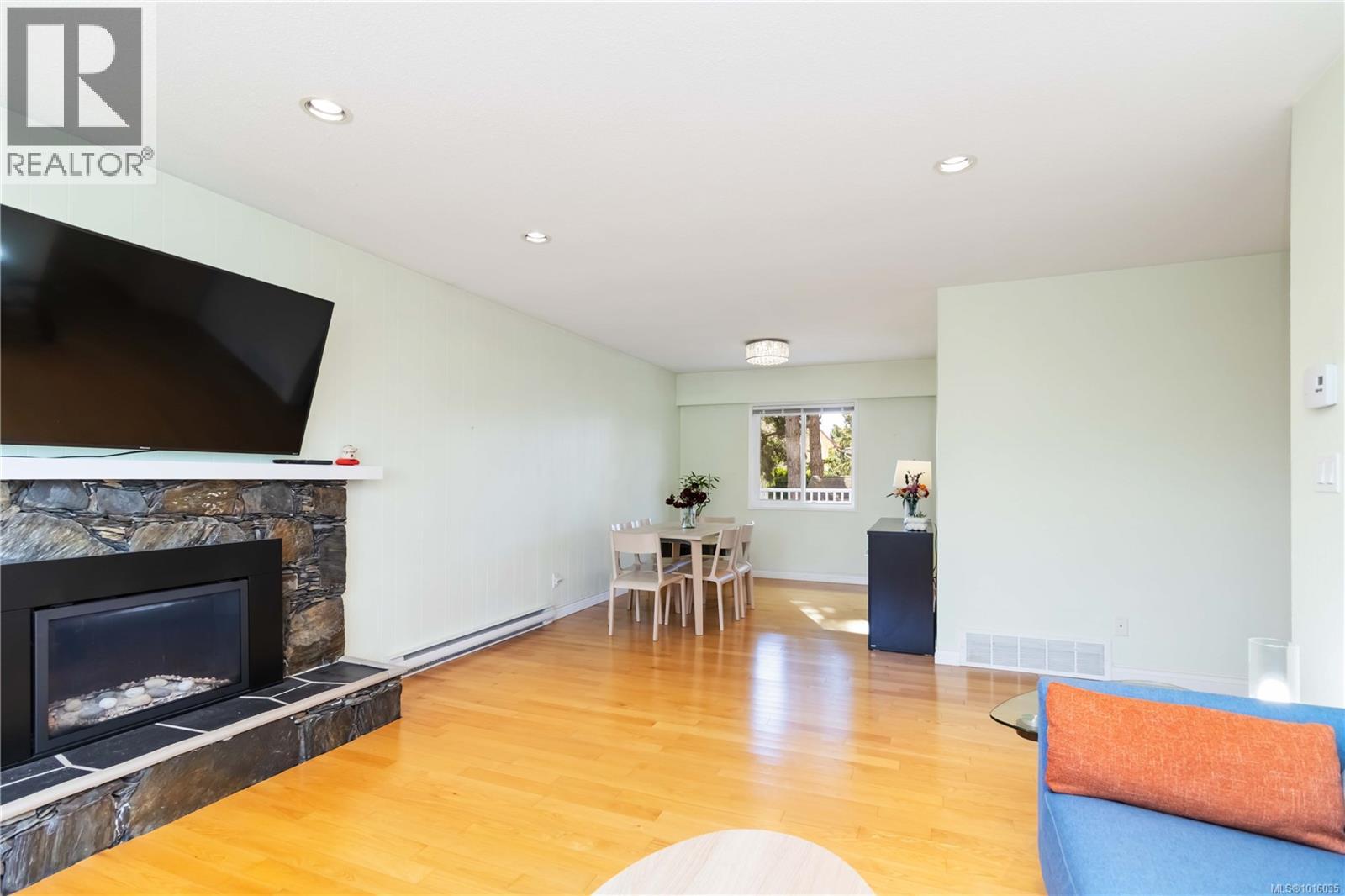  1817 Hartwood Place, Saanich