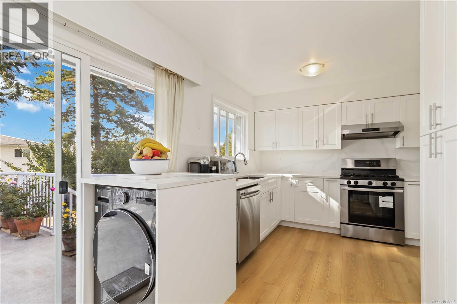  1817 Hartwood Place, Saanich