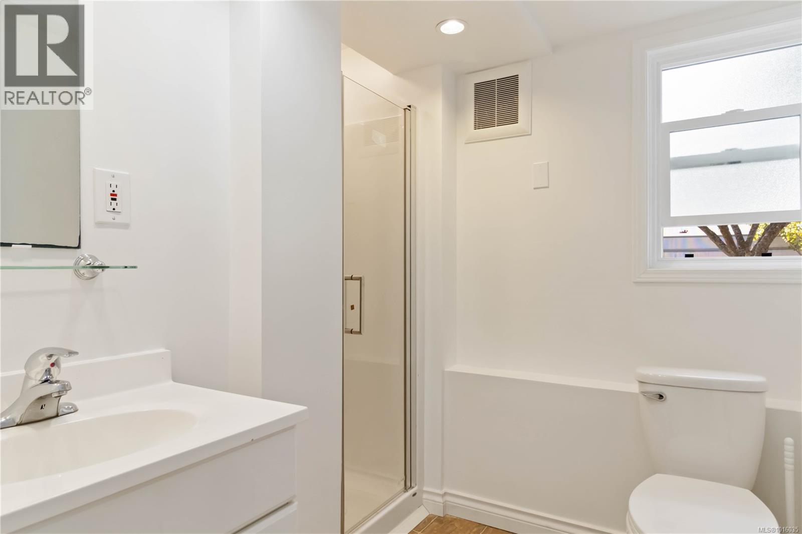  1817 Hartwood Place, Saanich
