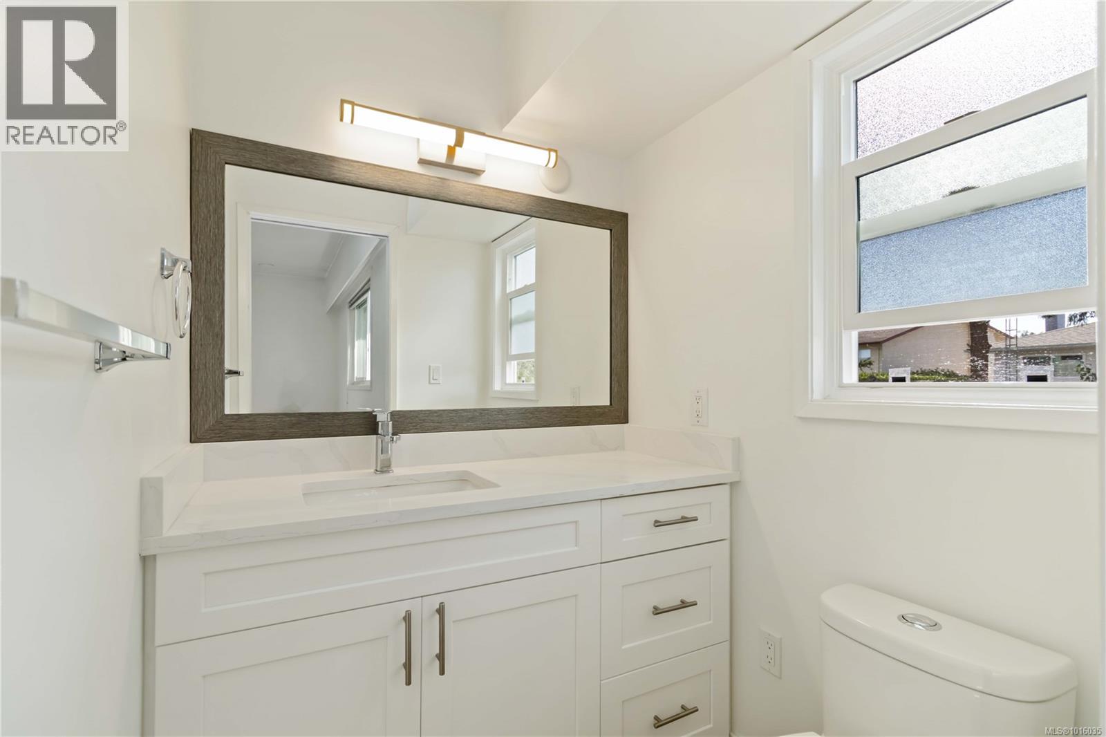  1817 Hartwood Place, Saanich