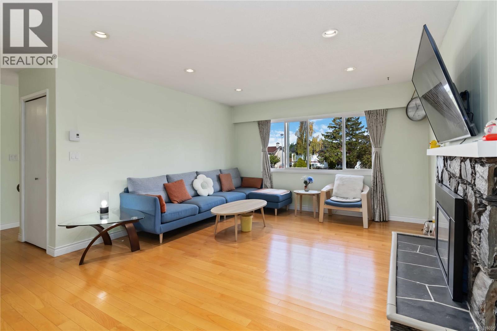  1817 Hartwood Place, Saanich