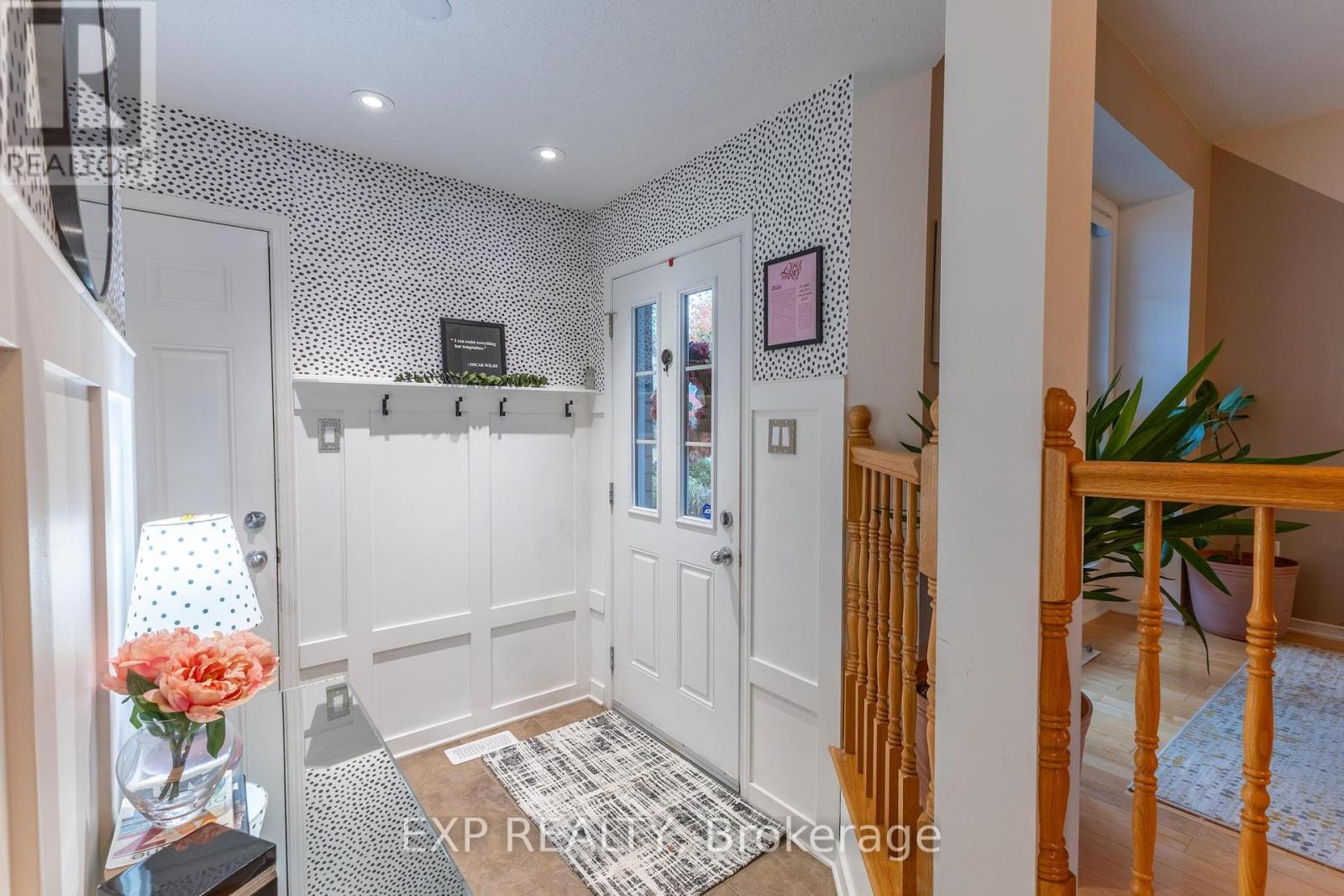 Entrance foyer with direct access to the garage