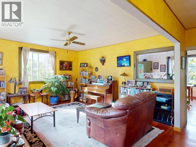 6475 SETON AVE, Powell River