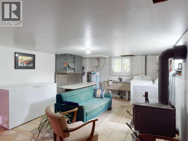 6475 SETON AVE, Powell River