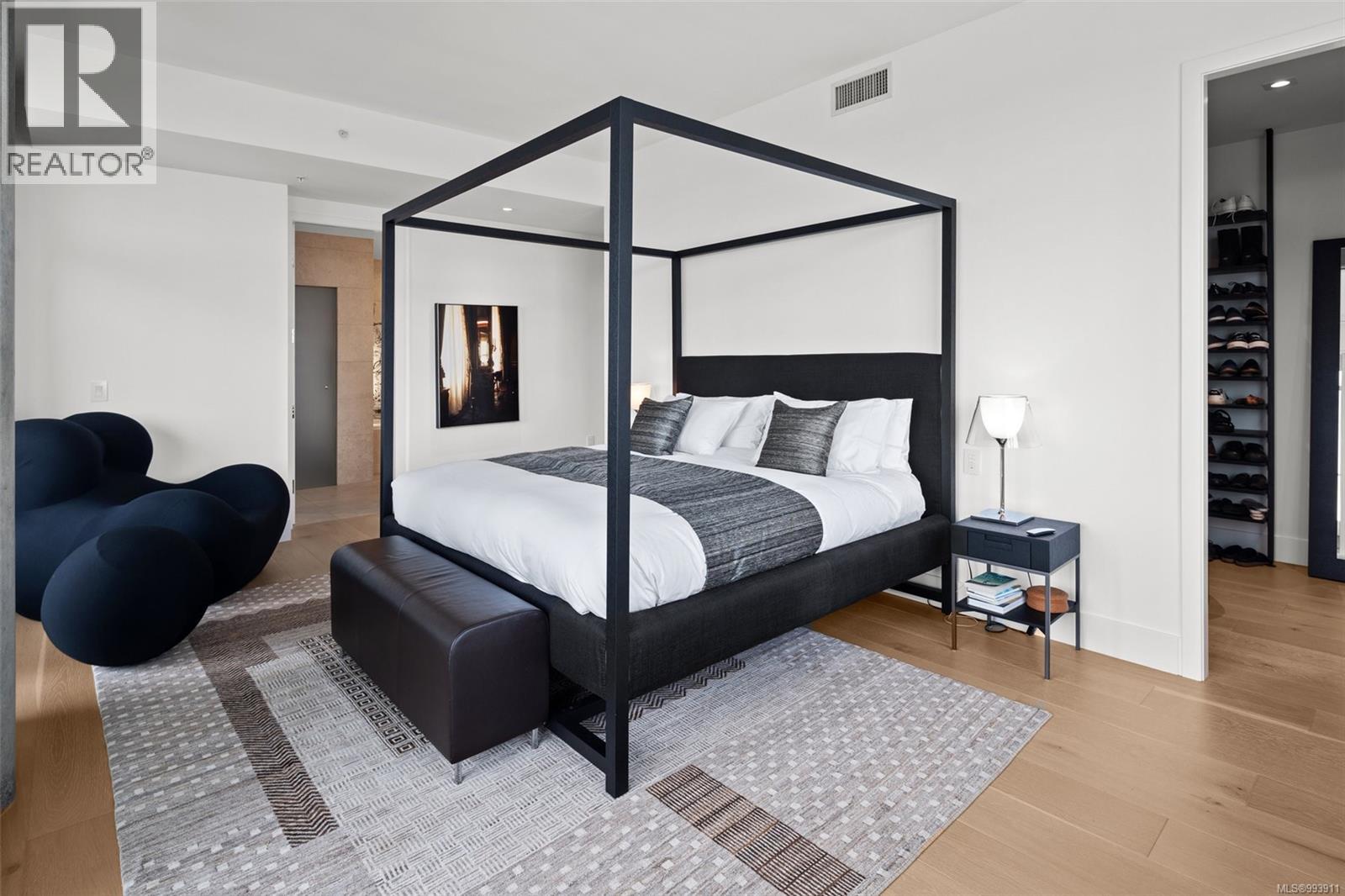 909/910 100 Saghalie Road, Victoria