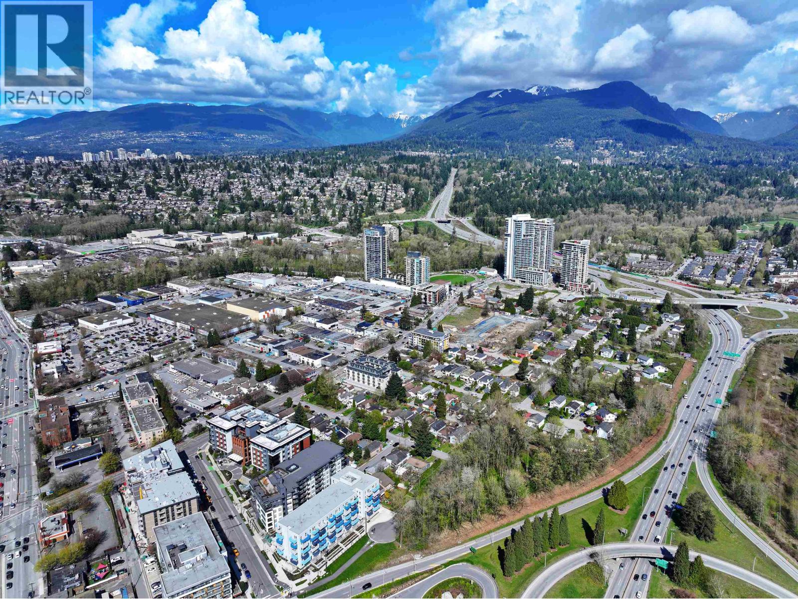 1583 BOND STREET, North Vancouver