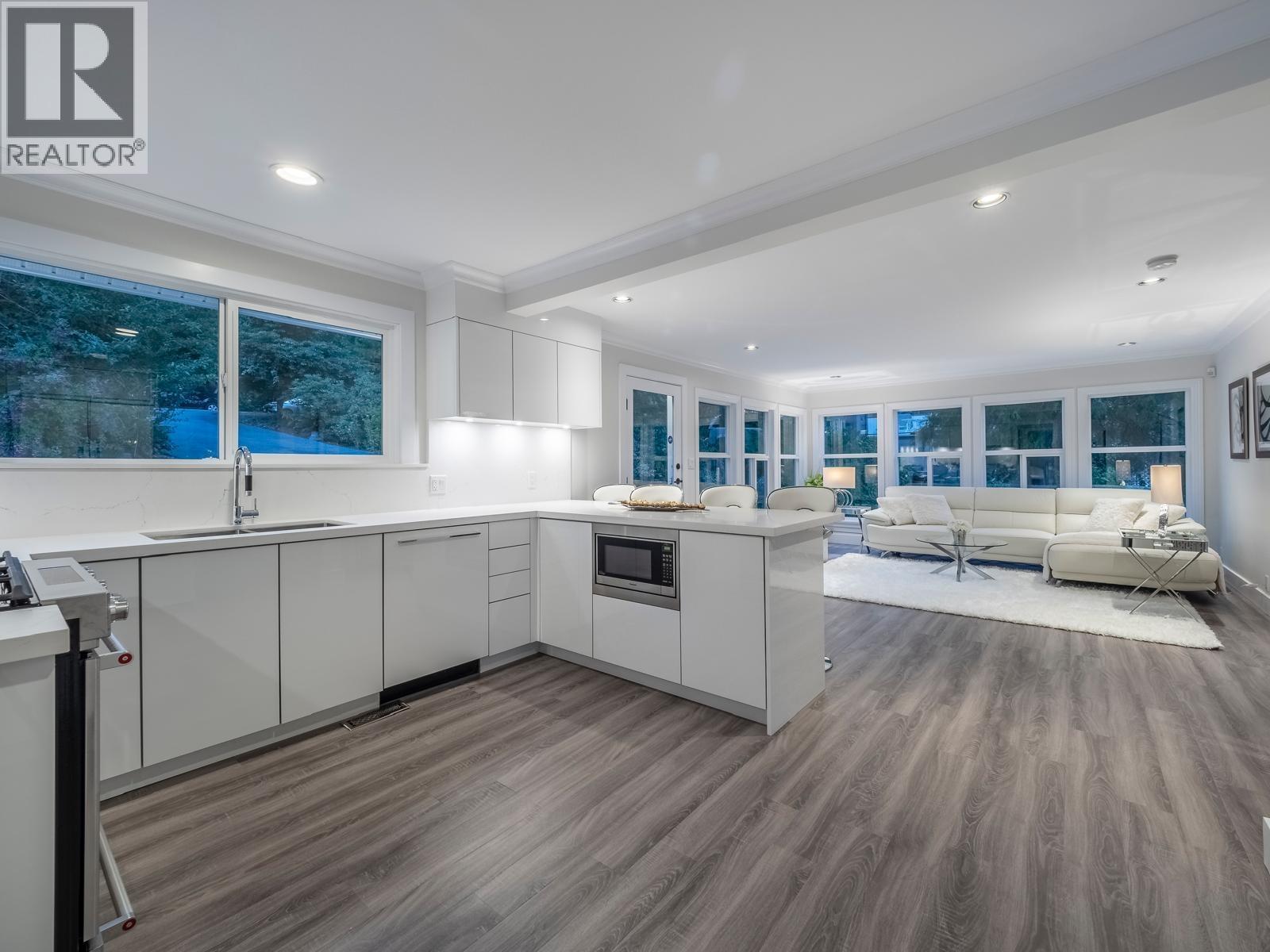 638 KING GEORGES WAY, West Vancouver