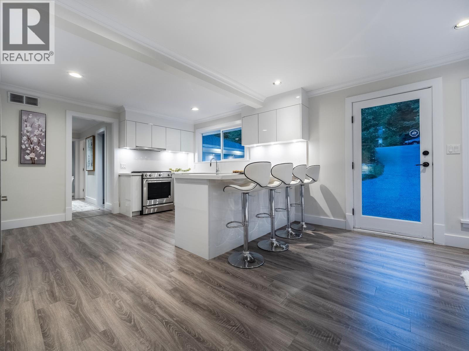 638 KING GEORGES WAY, West Vancouver