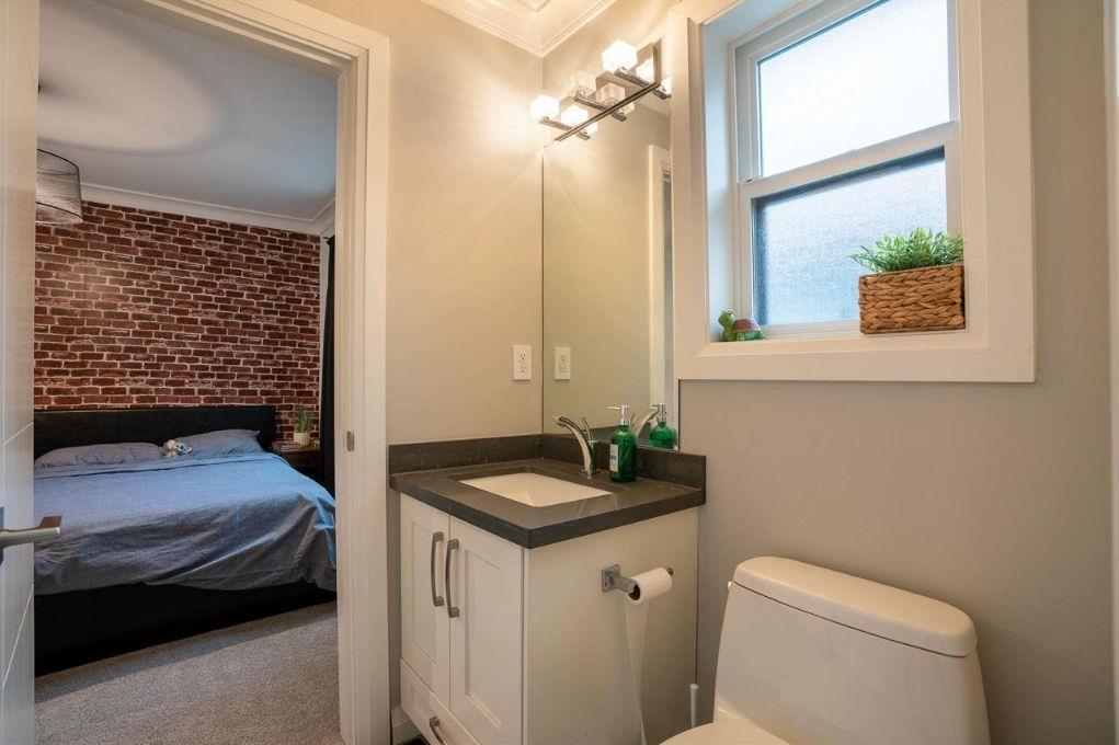 11897 82 AVENUE, Delta