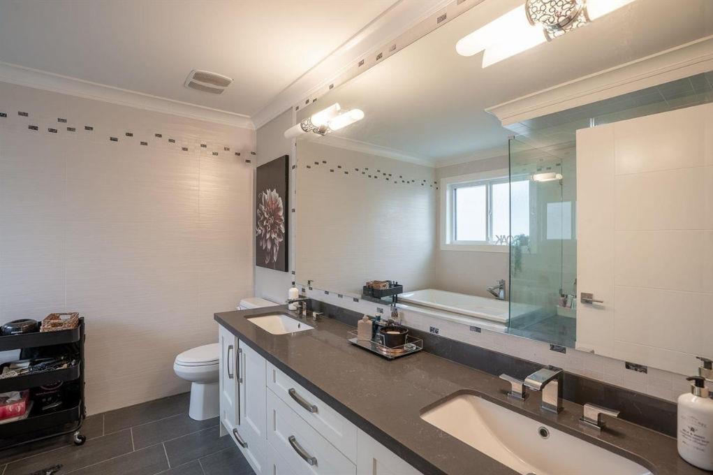 11897 82 AVENUE, Delta