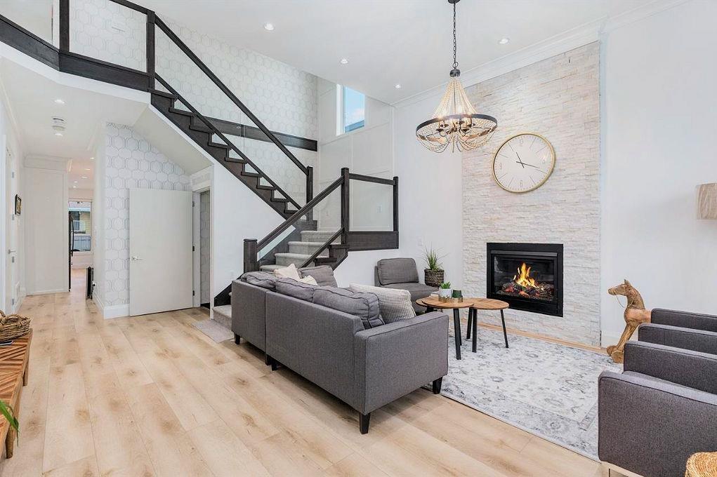 11897 82 AVENUE, Delta