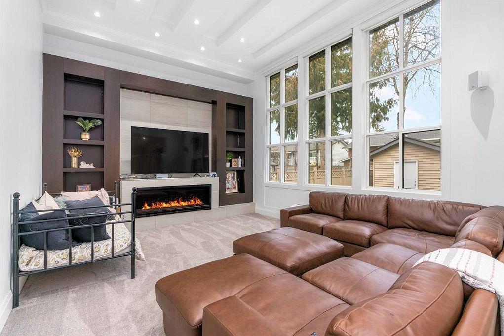 11897 82 AVENUE, Delta