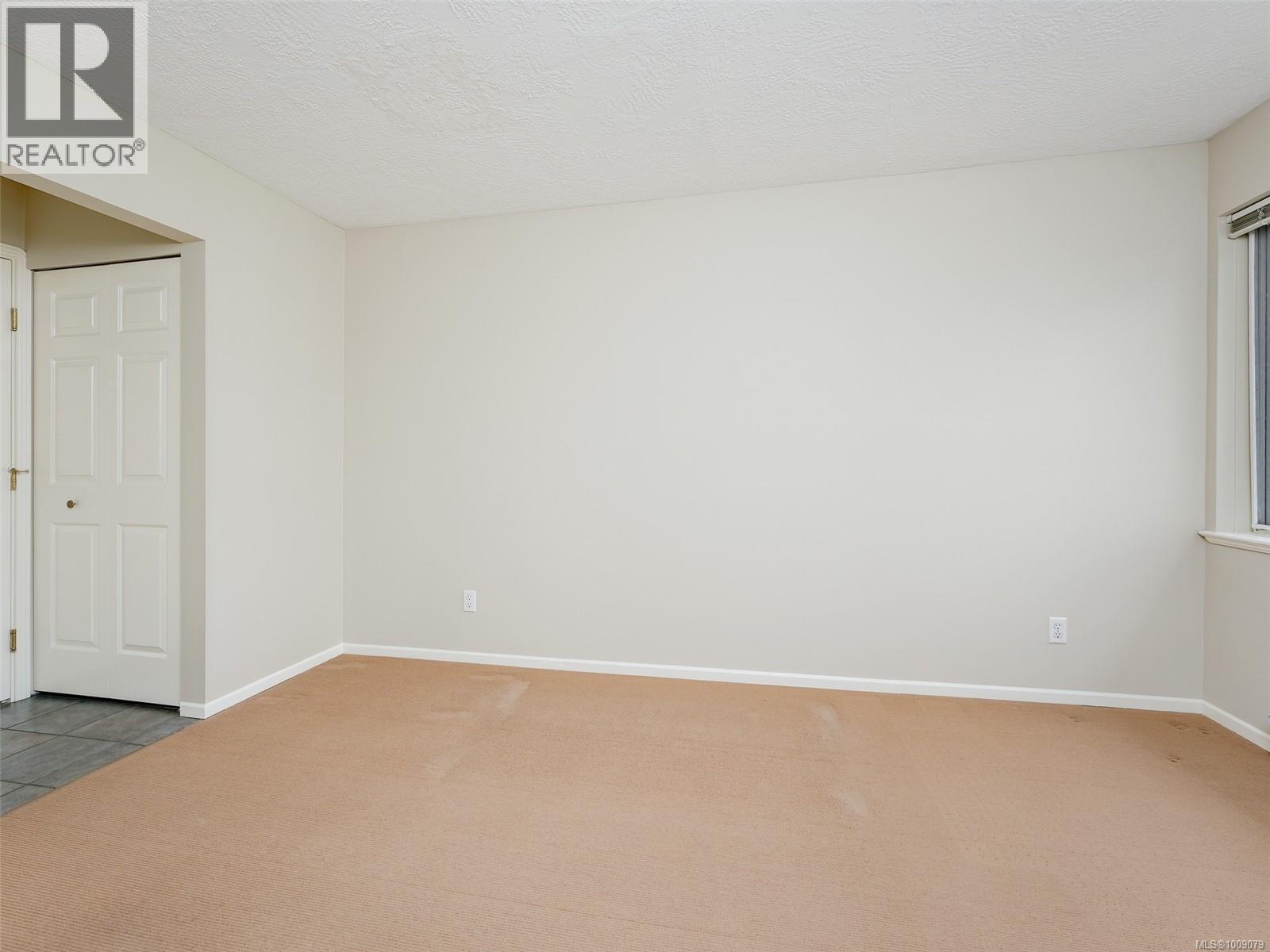 402 1519 Hillside Avenue, Victoria