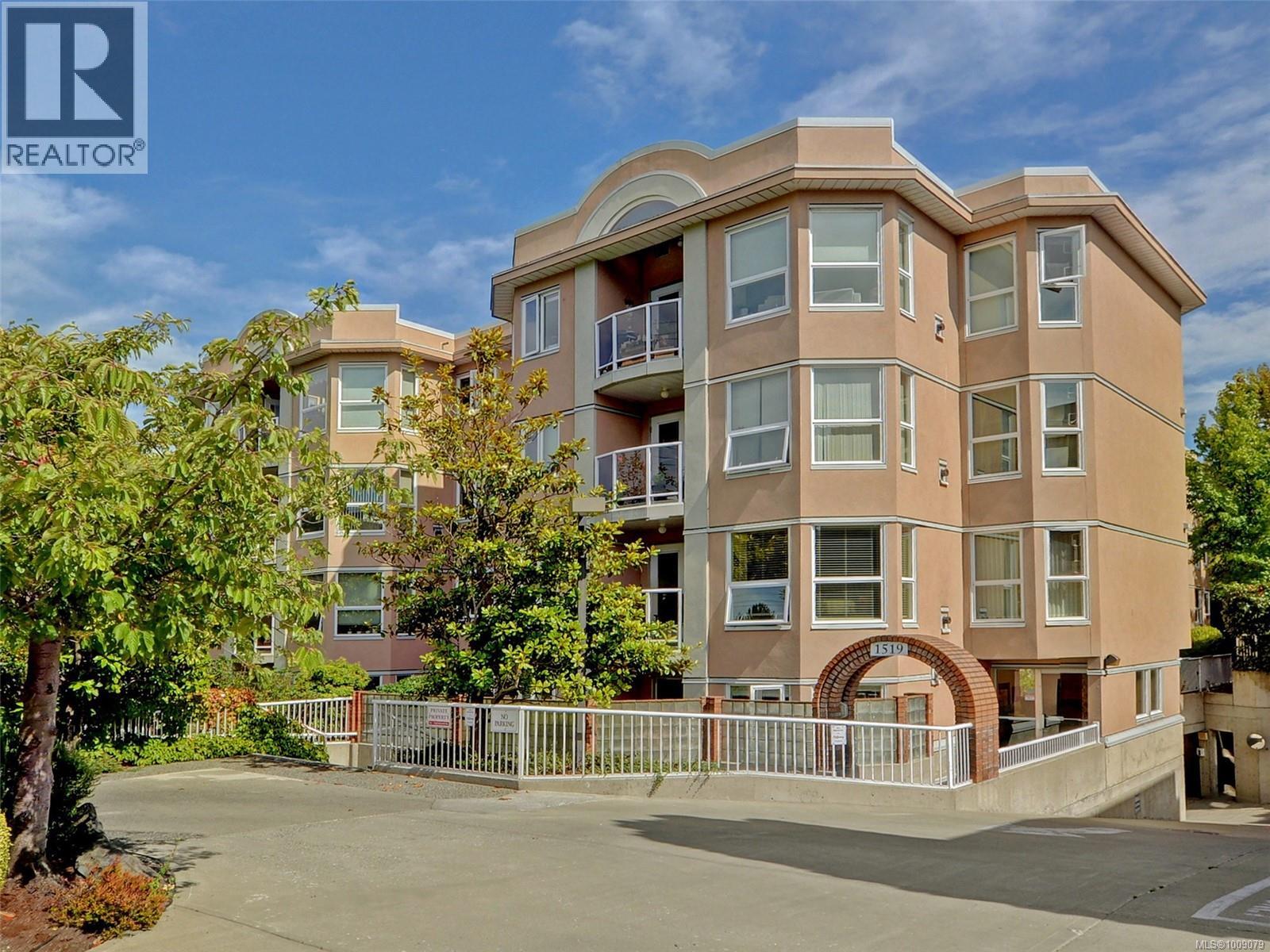 402 1519 Hillside Avenue, Victoria