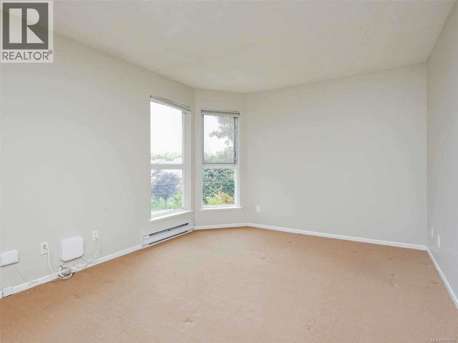 402 1519 Hillside Avenue, Victoria