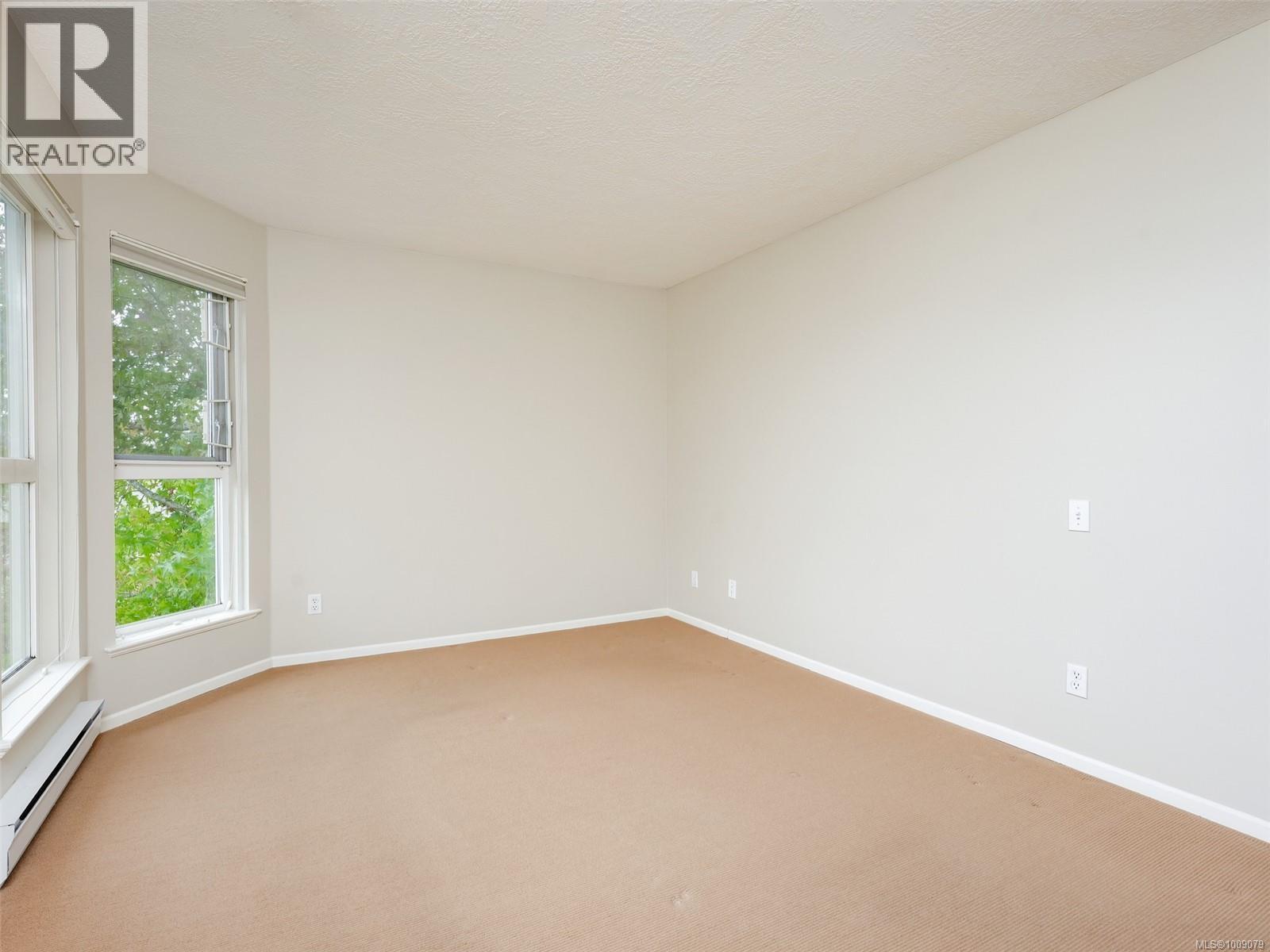 402 1519 Hillside Avenue, Victoria