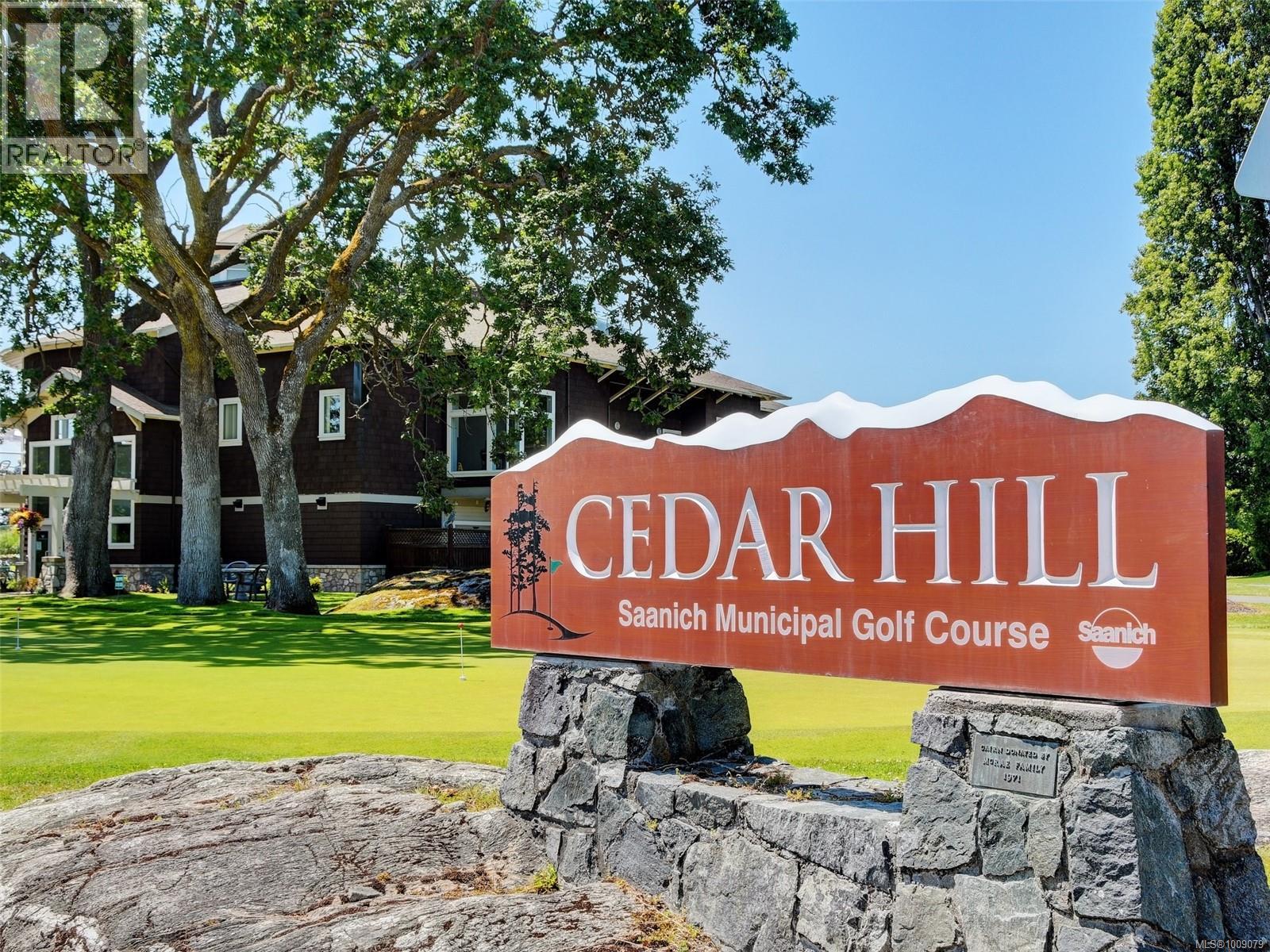 402 1519 Hillside Avenue, Victoria