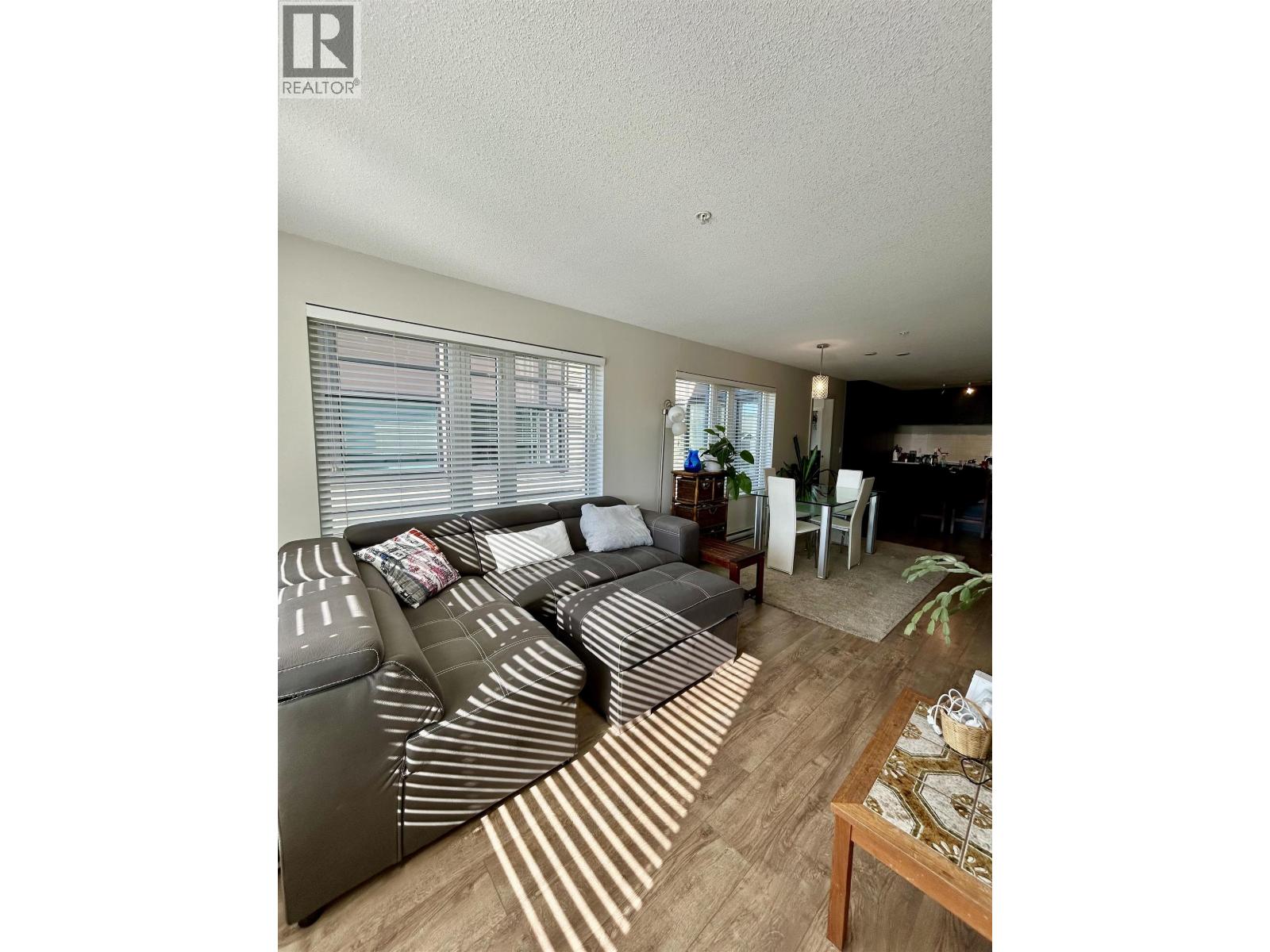 306 1673 LLOYD AVENUE, North Vancouver