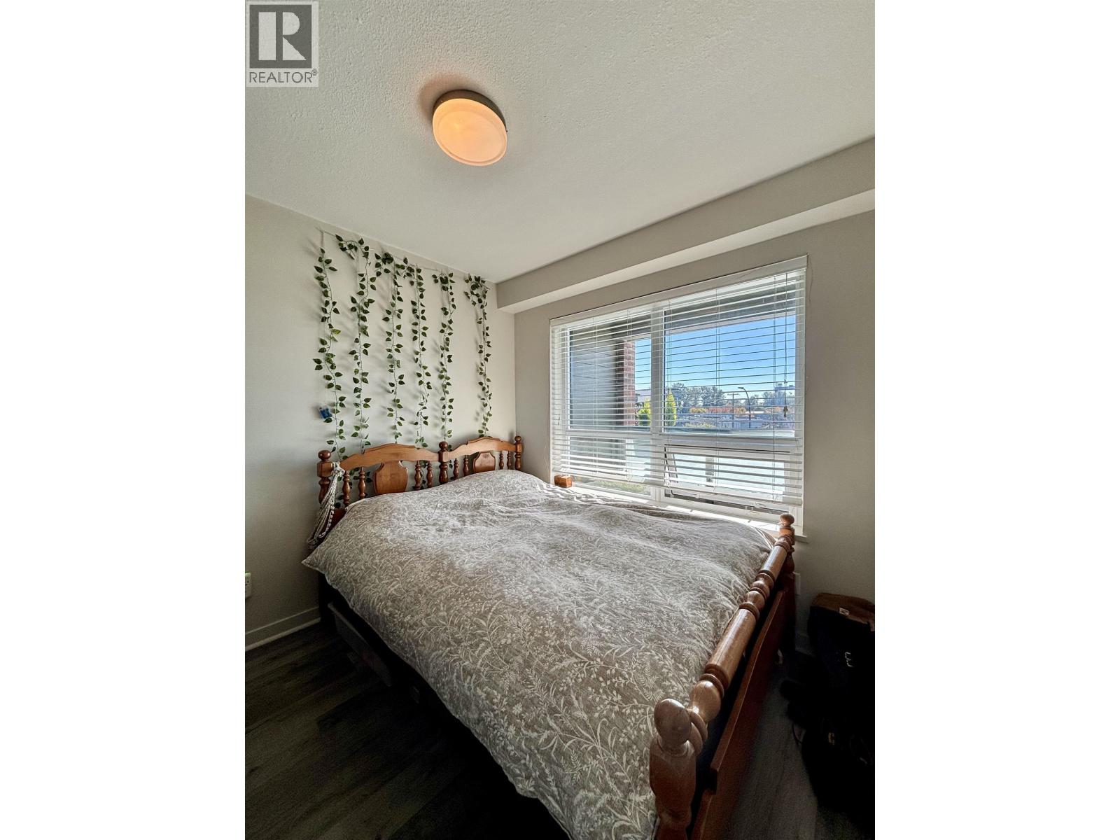 306 1673 LLOYD AVENUE, North Vancouver