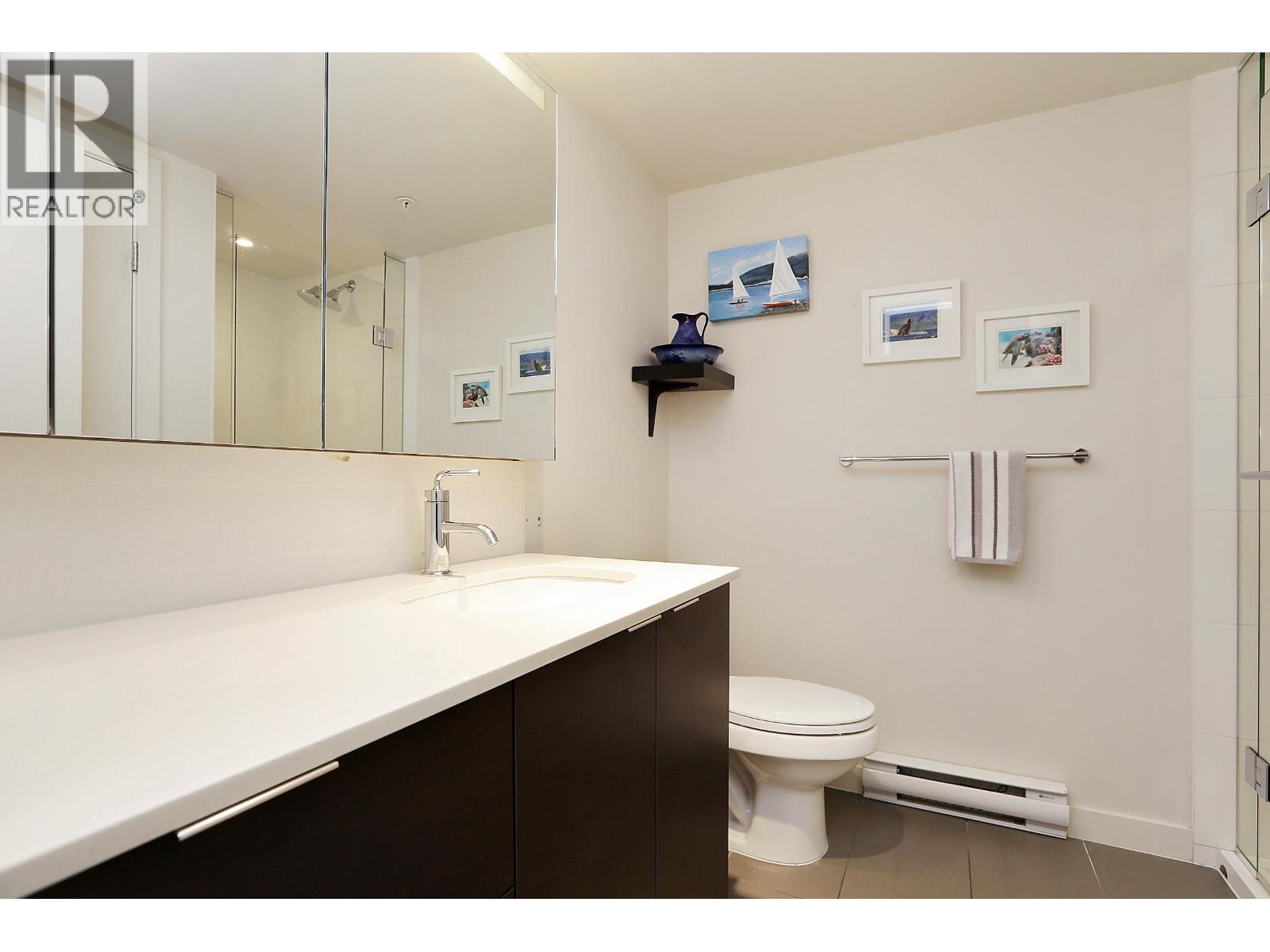 306 1673 LLOYD AVENUE, North Vancouver