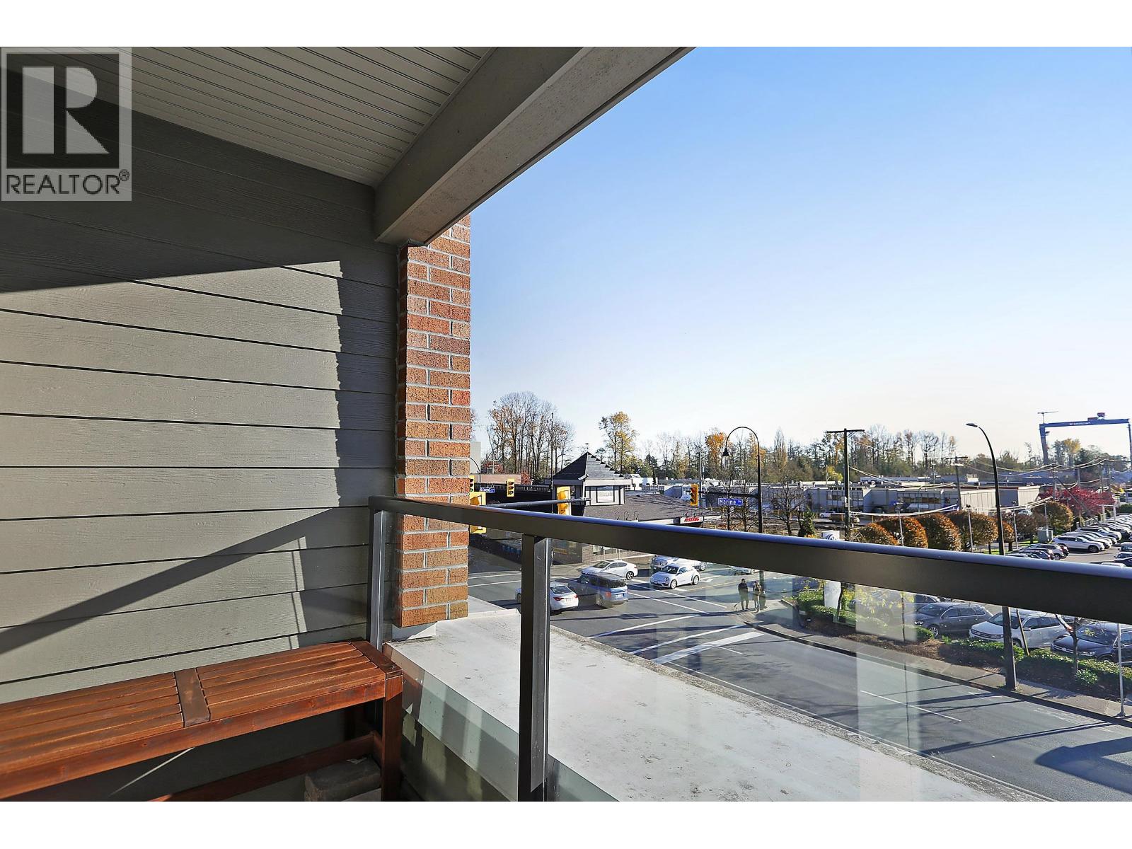 306 1673 LLOYD AVENUE, North Vancouver