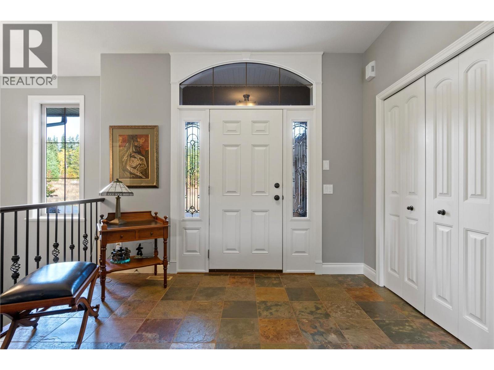  2706 Golf Course Drive, Blind Bay