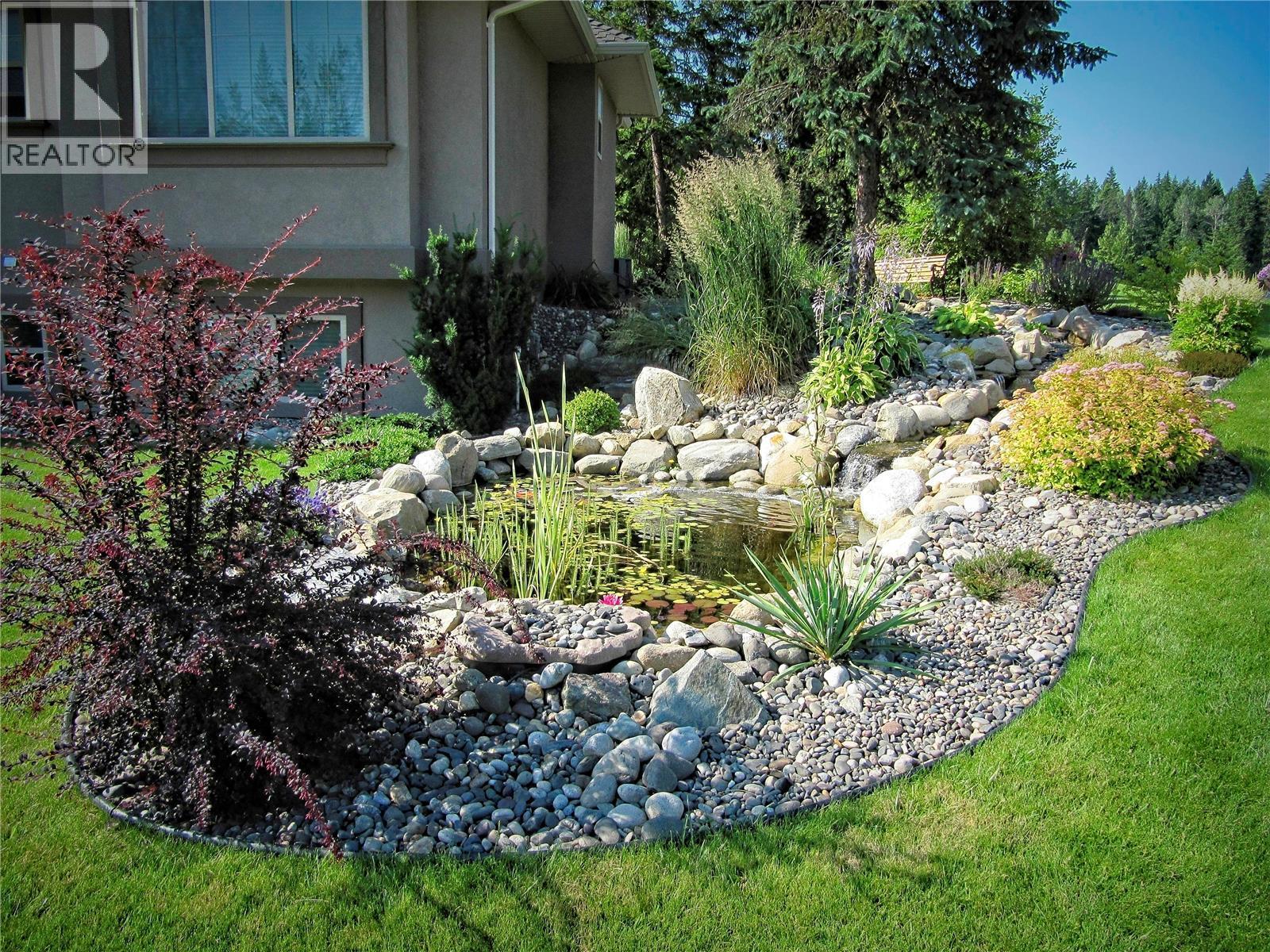  2706 Golf Course Drive, Blind Bay