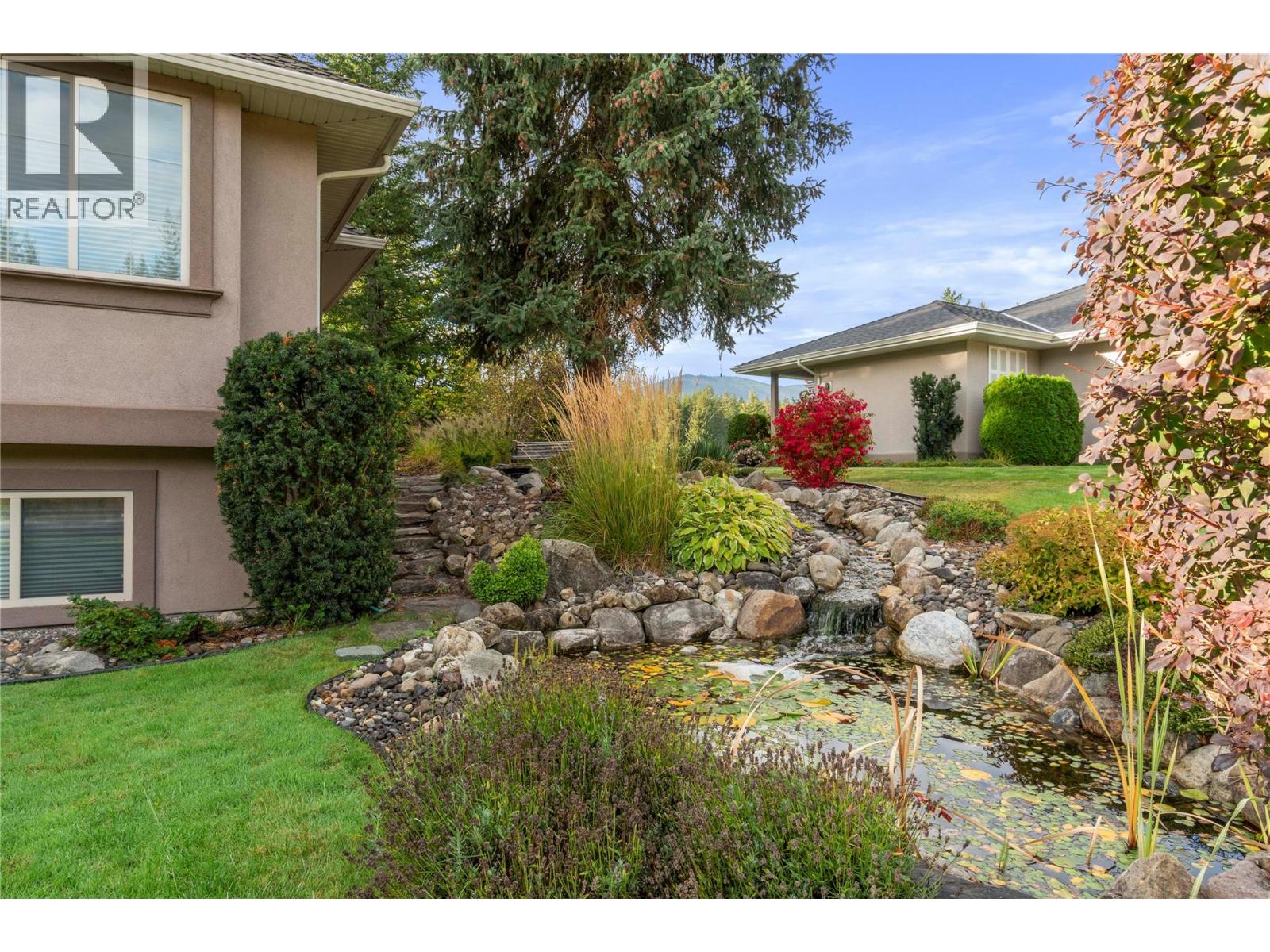  2706 Golf Course Drive, Blind Bay