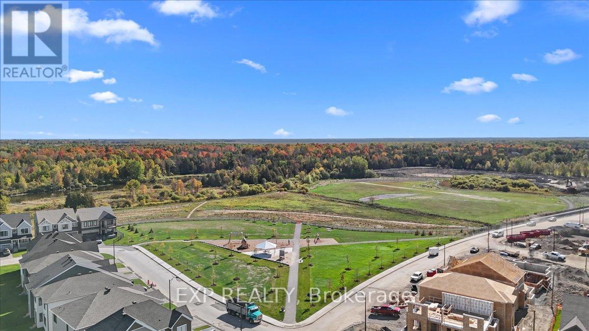 Surrounded by nature and steps to the Jock River