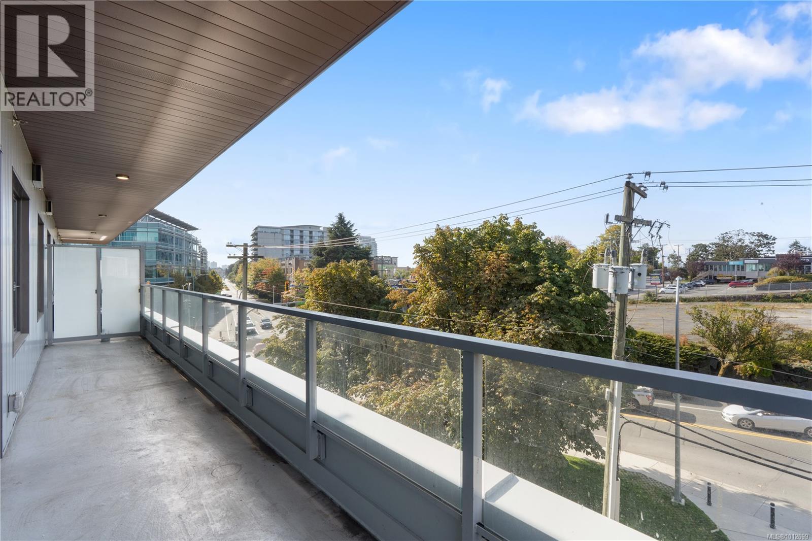 402 757 Tyee Road, Victoria