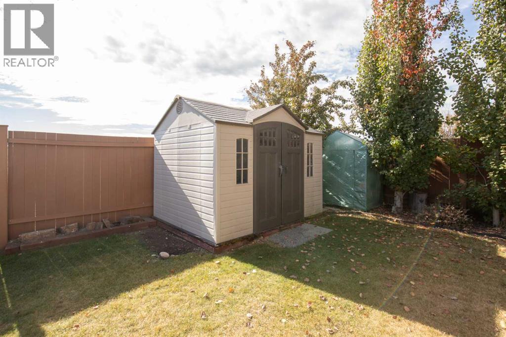 42 Iron Wolf Court, Lacombe