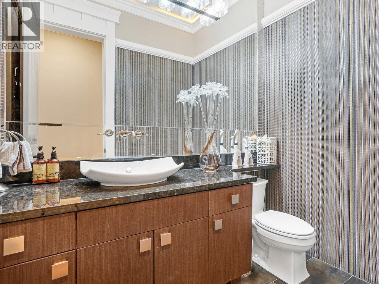 8260 GILBERT ROAD, Richmond