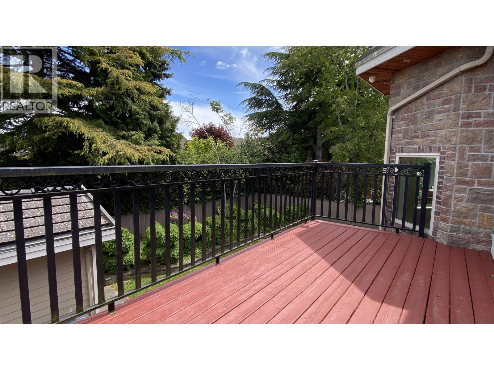 8260 GILBERT ROAD, Richmond