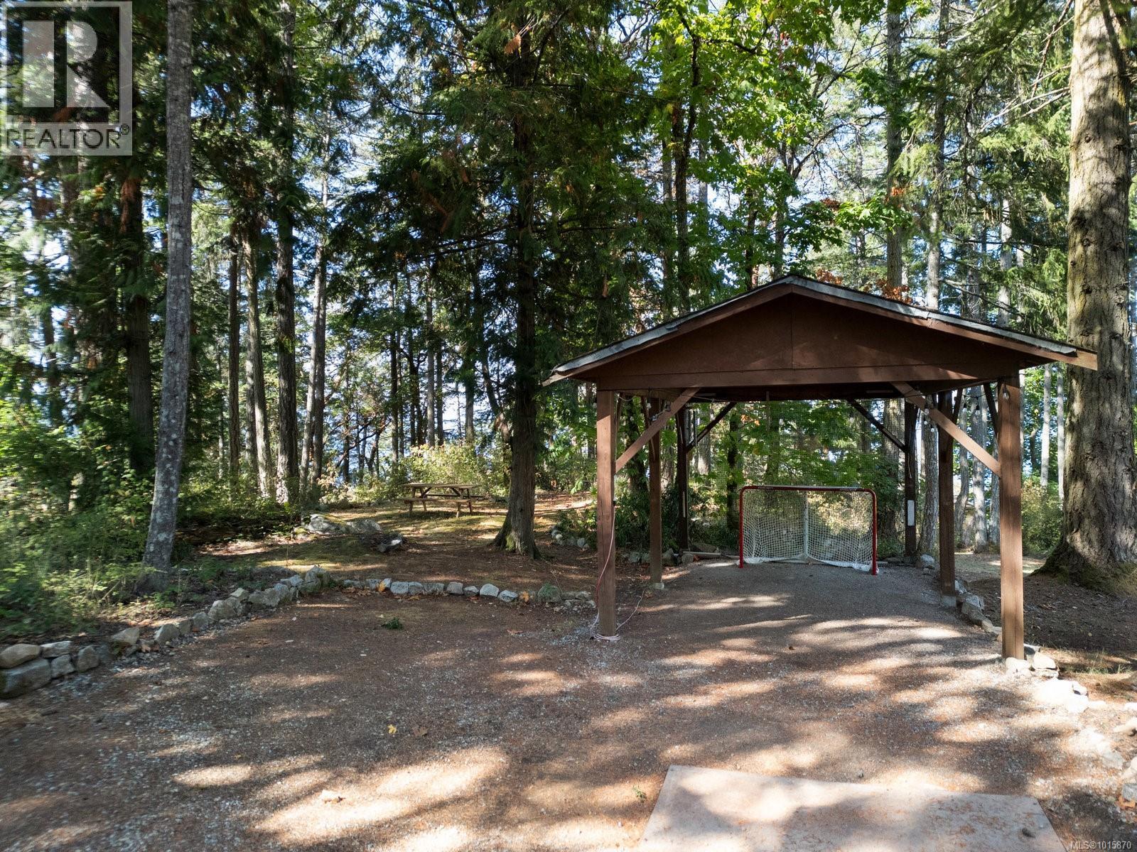  560 Salmon Road, North Saanich