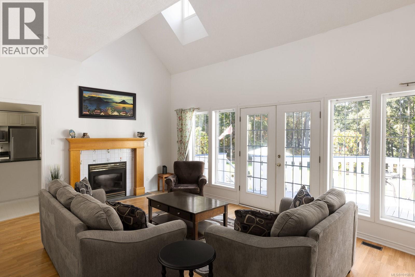  560 Salmon Road, North Saanich