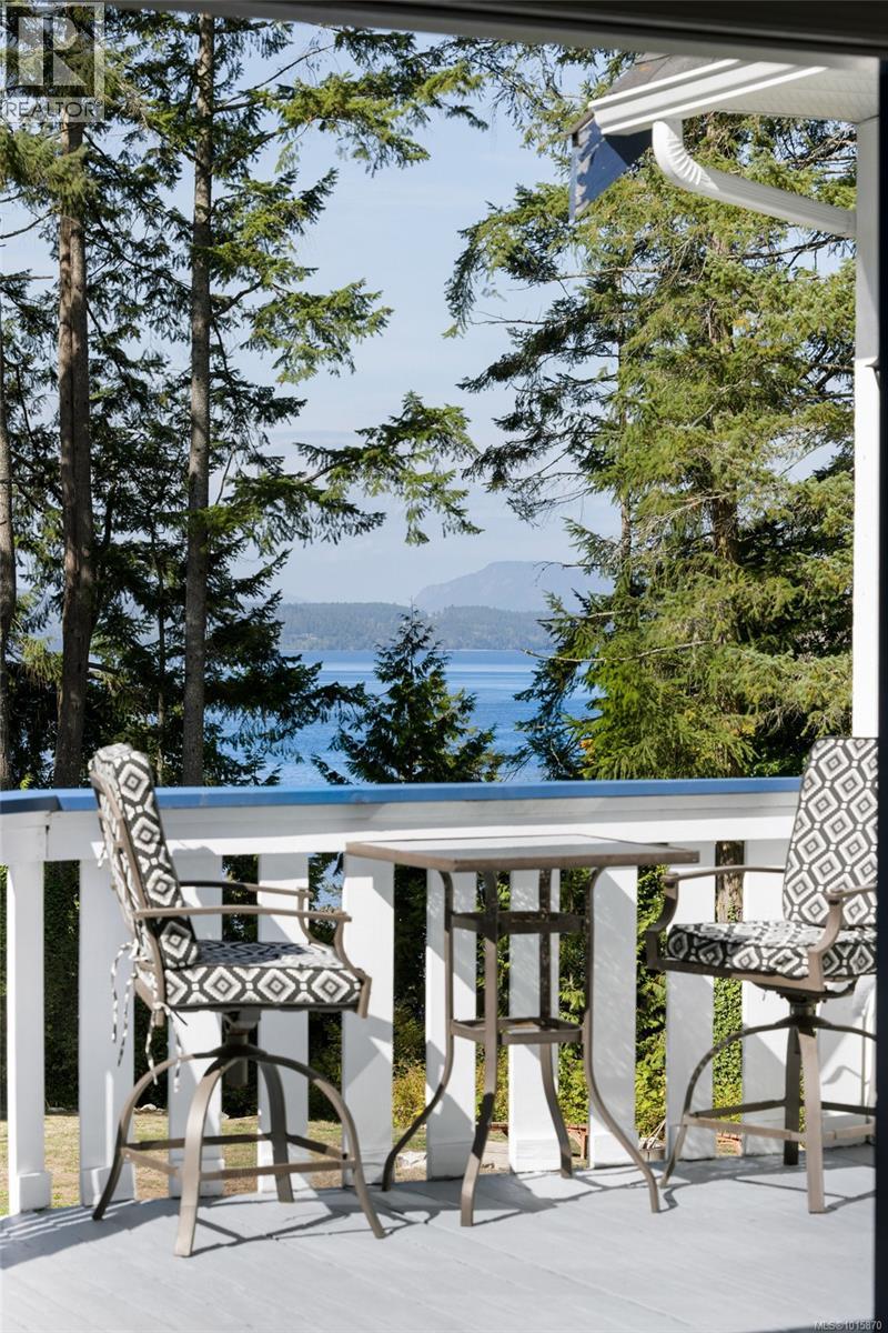  560 Salmon Road, North Saanich