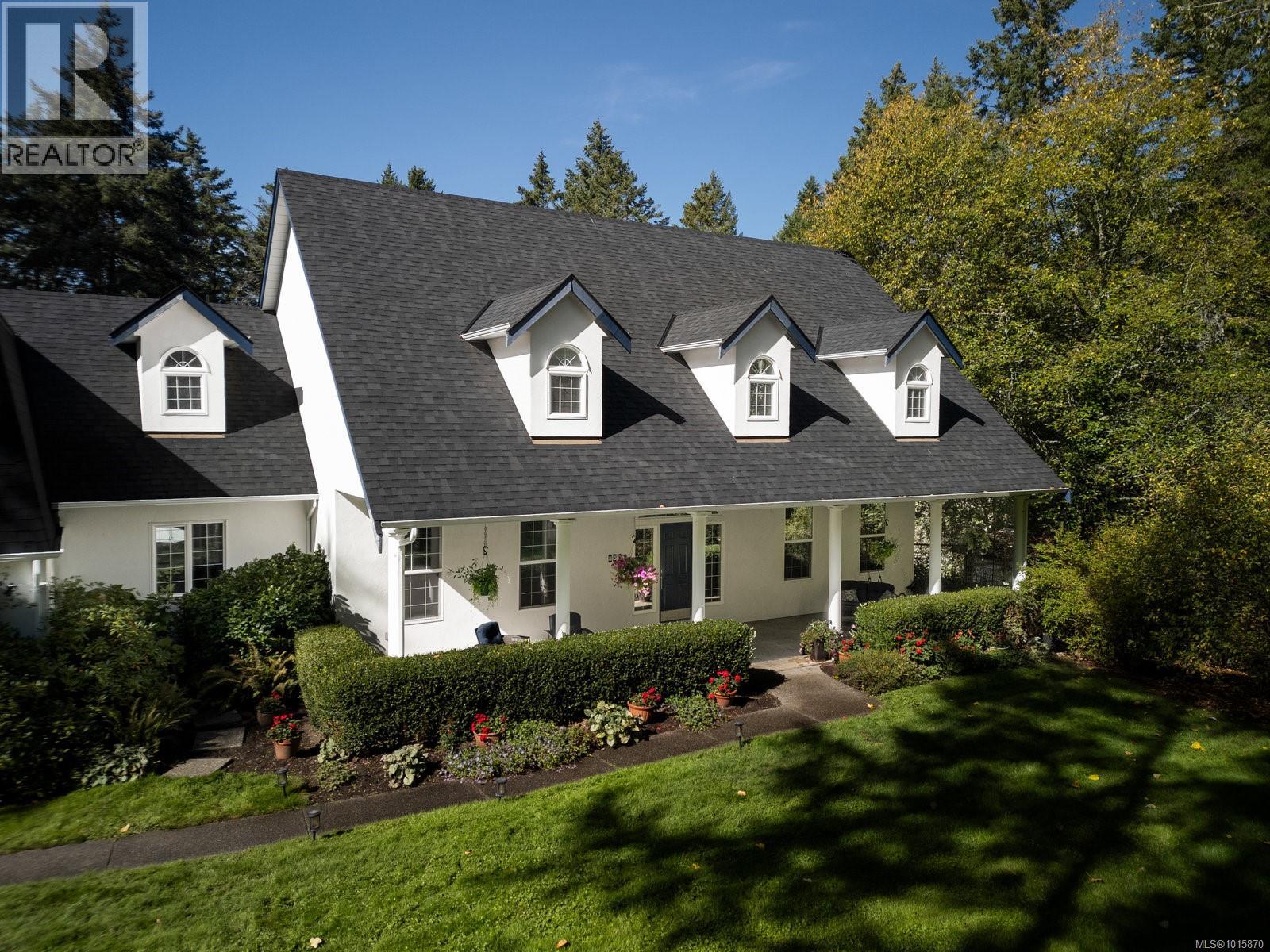  560 Salmon Road, North Saanich