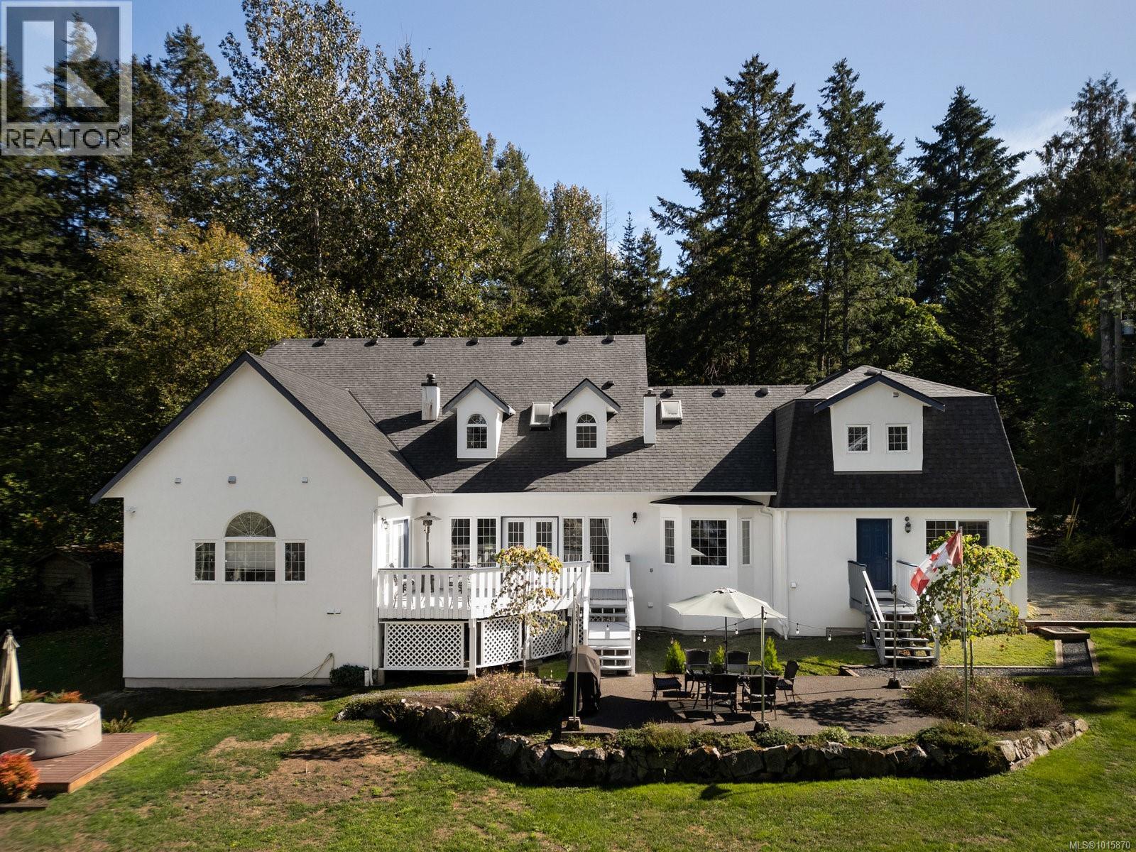  560 Salmon Road, North Saanich