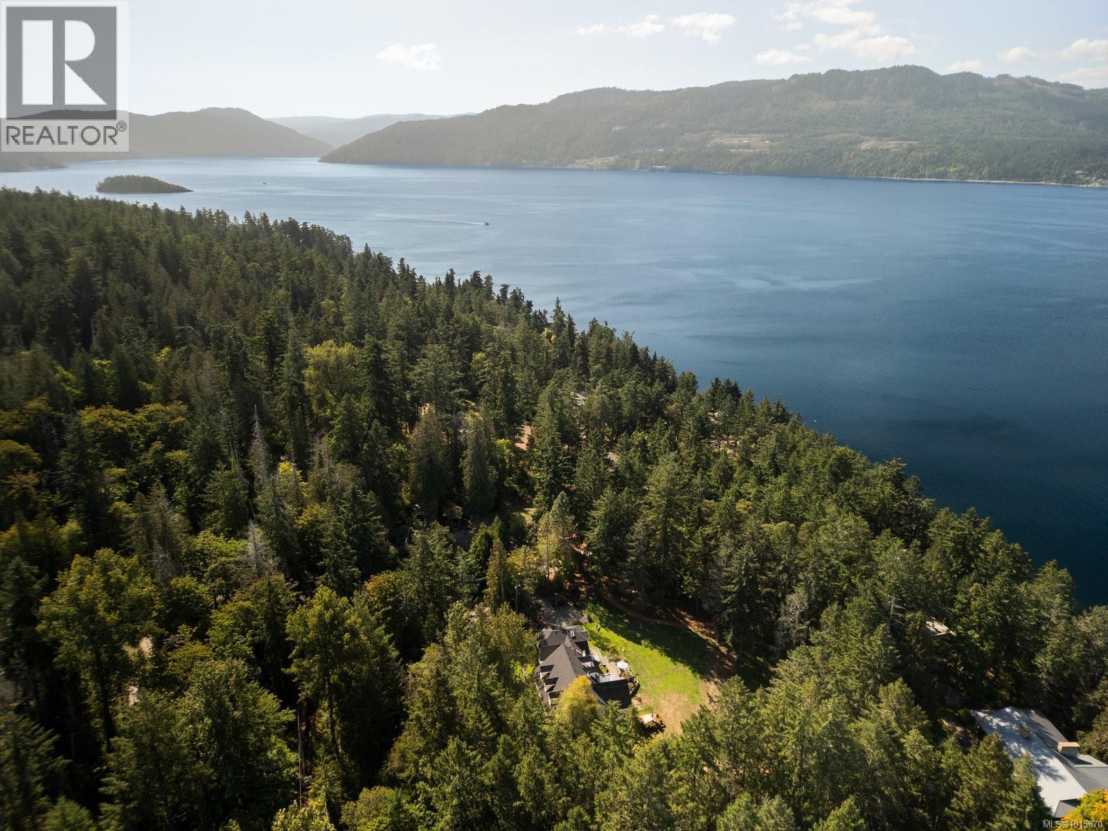  560 Salmon Road, North Saanich