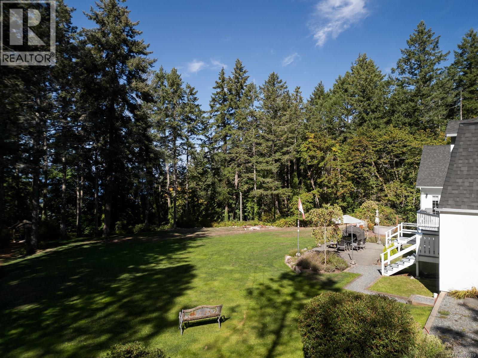  560 Salmon Road, North Saanich