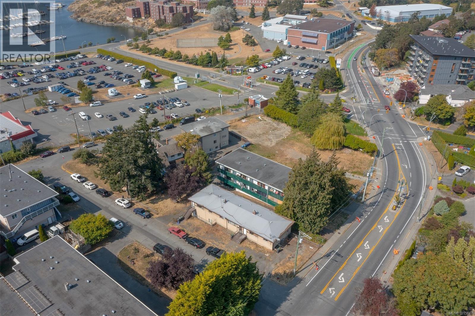  656 Admirals Road, Esquimalt