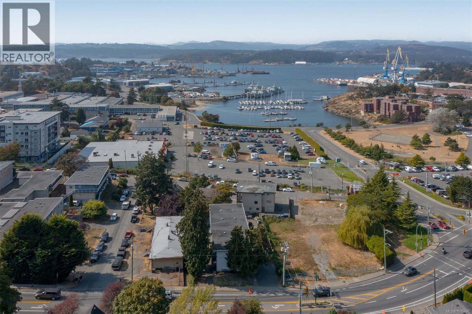  656 Admirals Road, Esquimalt