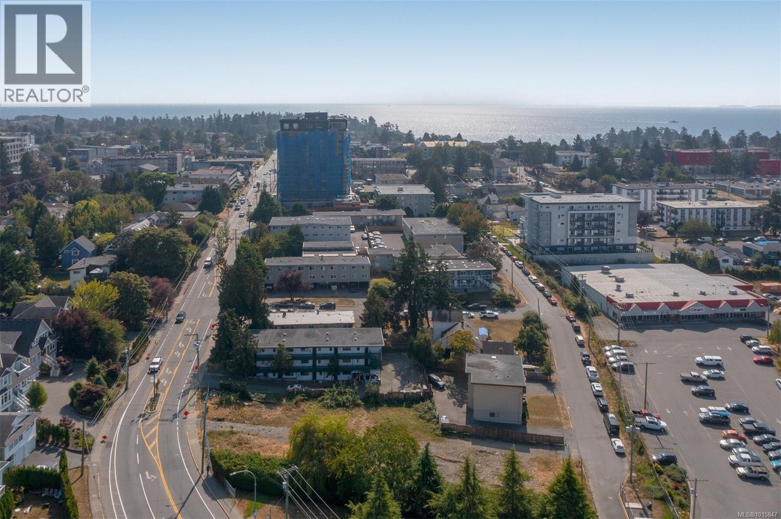  656 Admirals Road, Esquimalt