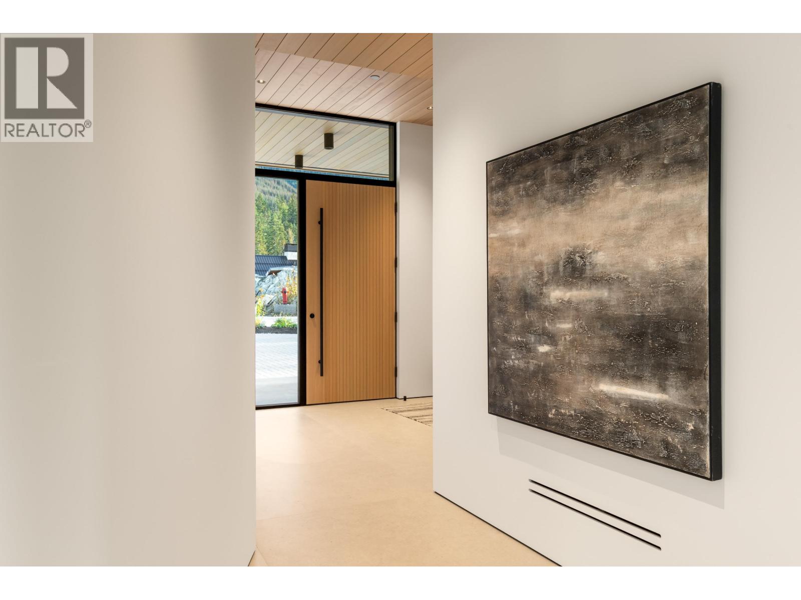 9257 WEDGEMOUNT PLATEAU DRIVE, Whistler