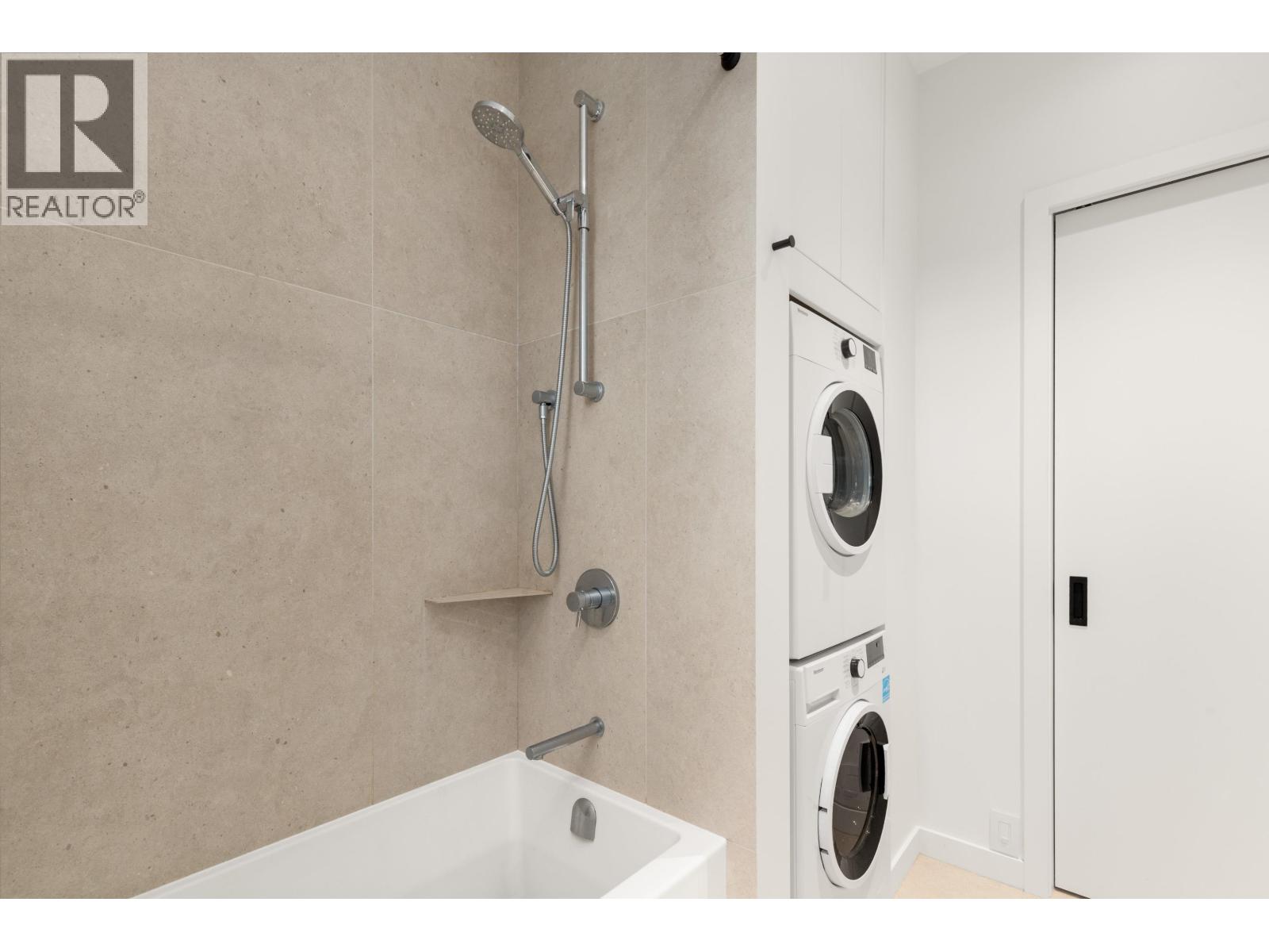 9257 WEDGEMOUNT PLATEAU DRIVE, Whistler