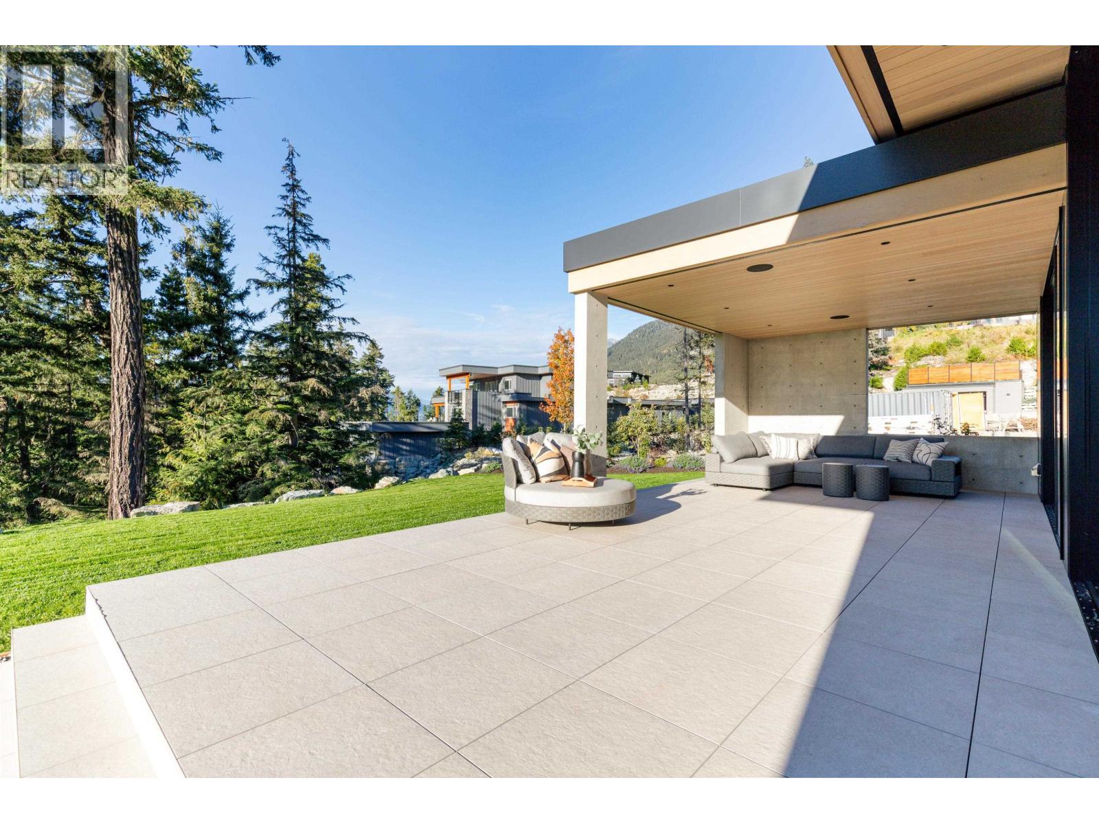 9257 WEDGEMOUNT PLATEAU DRIVE, Whistler