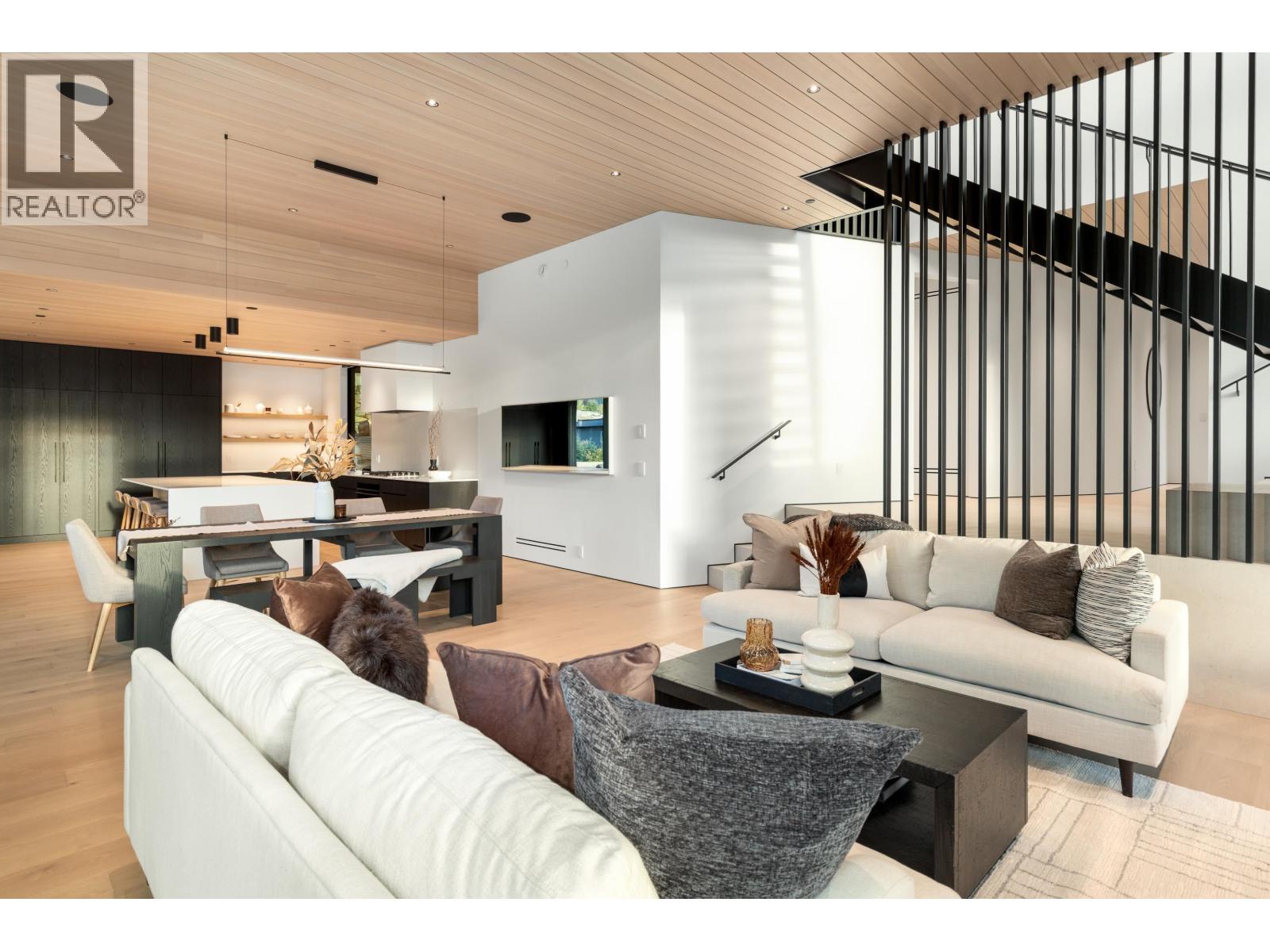 9257 WEDGEMOUNT PLATEAU DRIVE, Whistler