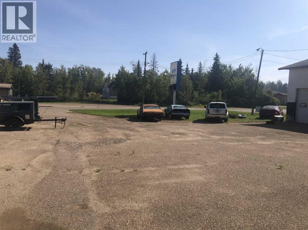 4802 50 Street - Photo 3 of 10, Fort Vermilion, Alberta